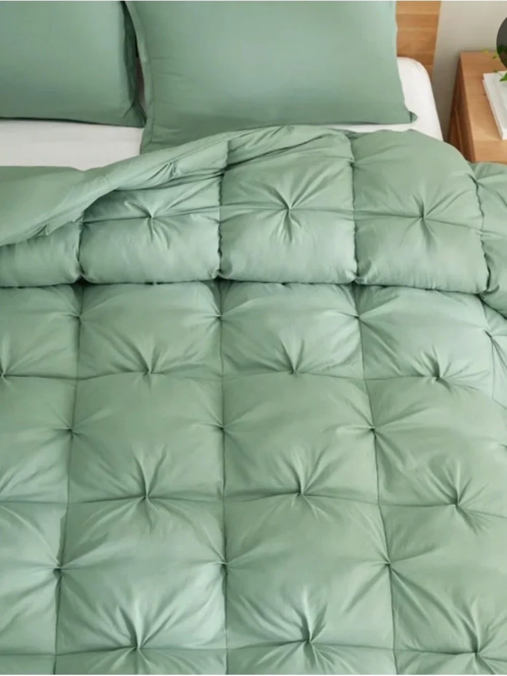 Tufted Sage Green Comforter Set - Plush All-Season Bedding